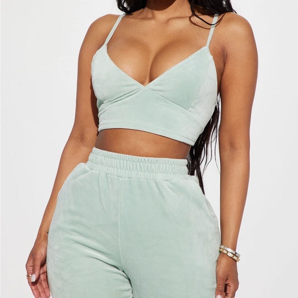 NEW Velour set - Picture 2 of 4